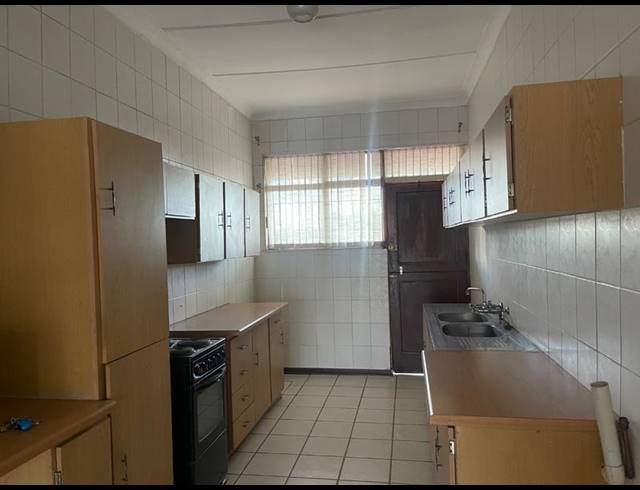 2 BEDROOM PROPERTY TO RENT IN VANDERBIJLPARK SW 5